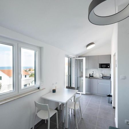 Apartmani Lovren Novalja Ngoại thất bức ảnh