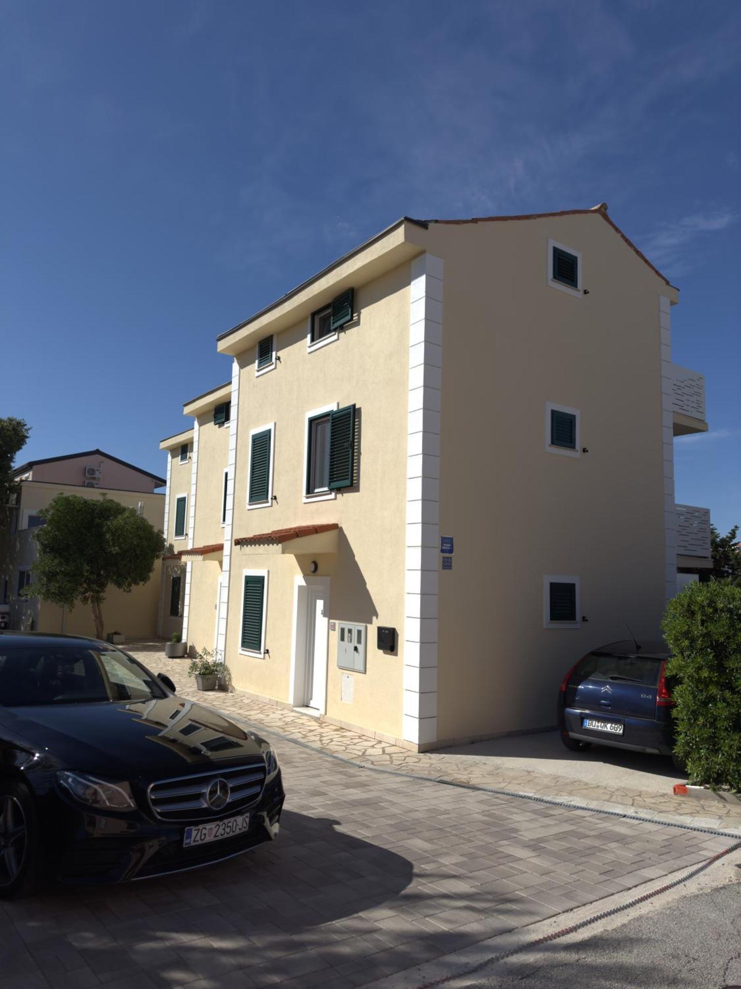 Apartmani Lovren Novalja Ngoại thất bức ảnh